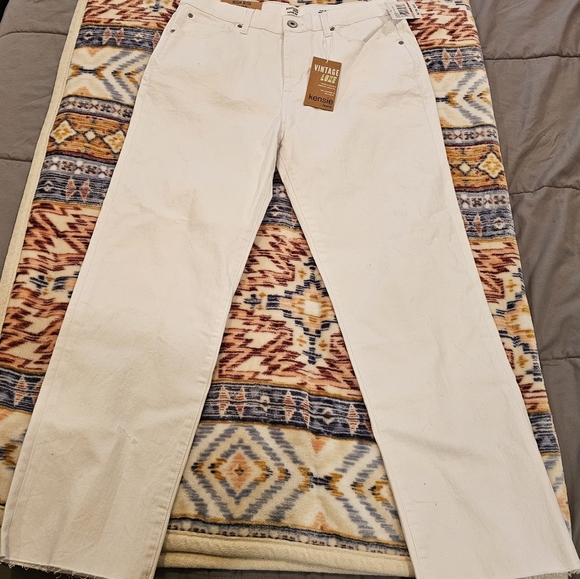NWT KENSIE Jeans Slim Straight High Rise Allie Raw Hem Stretch Jeans White 10/30 - Picture 2 of 15